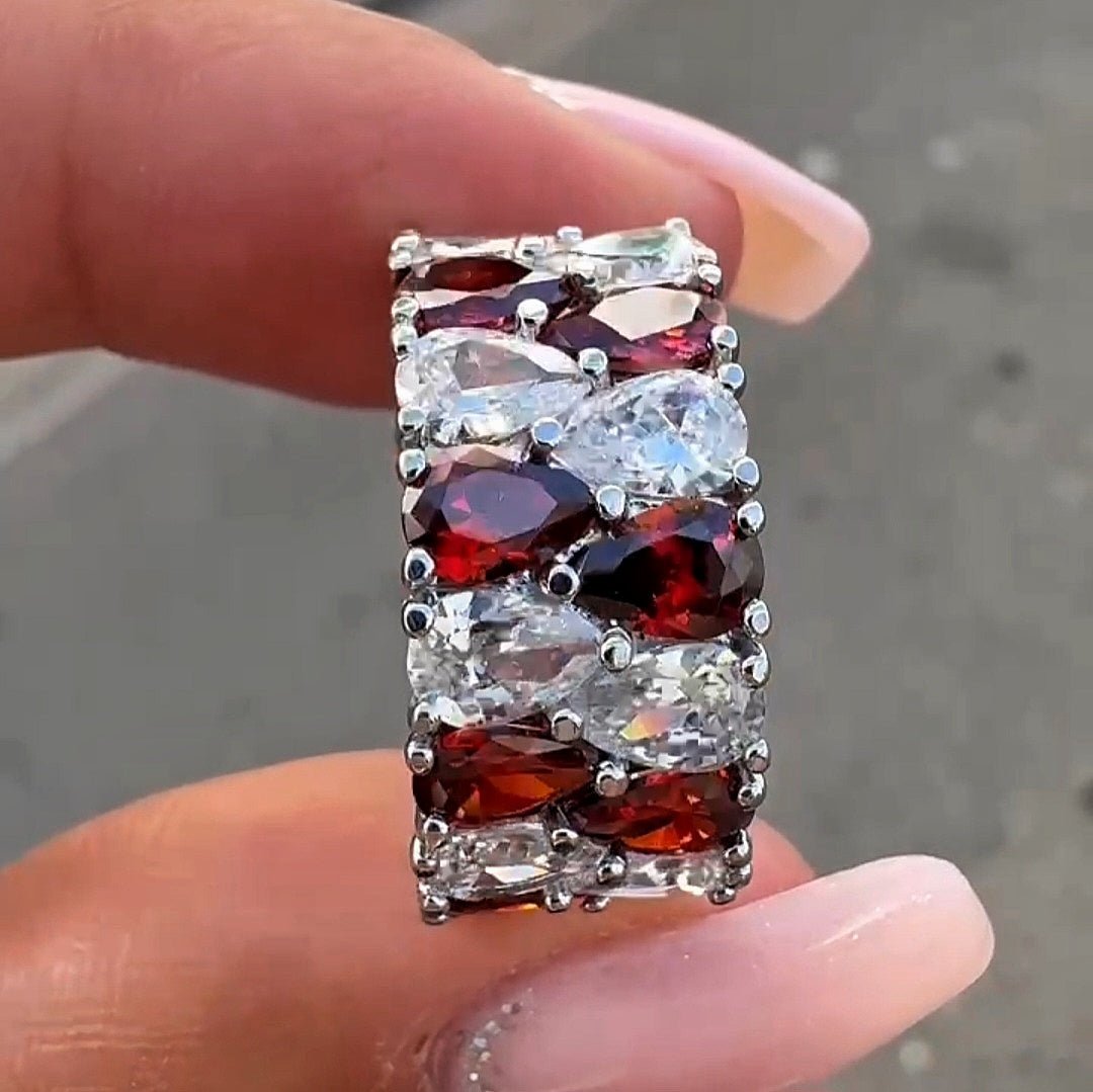 Armonía en Rojo y Blanco: Brillo y Pasión en Perfecta Combinación - ELEGANT