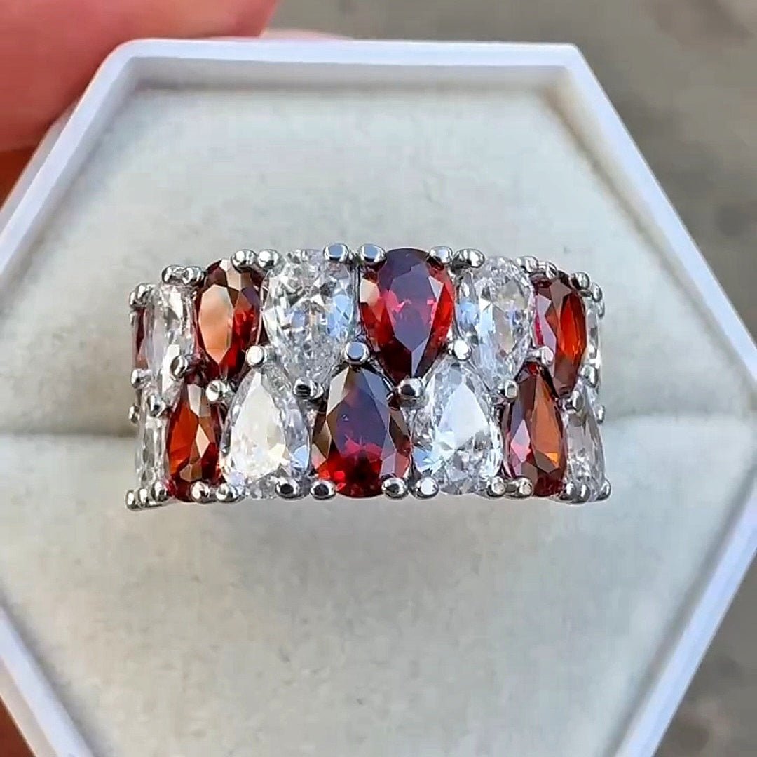 Armonía en Rojo y Blanco: Brillo y Pasión en Perfecta Combinación - ELEGANT