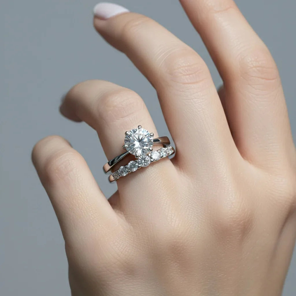 Elegancia en cada Detalle - Conjunto de dos Anillos en Plata 925 - ELEGANT