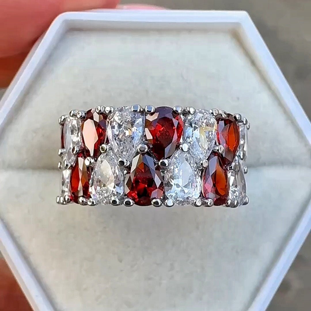 Armonía en Rojo y Blanco: Brillo y Pasión en Perfecta Combinación - ELEGANT