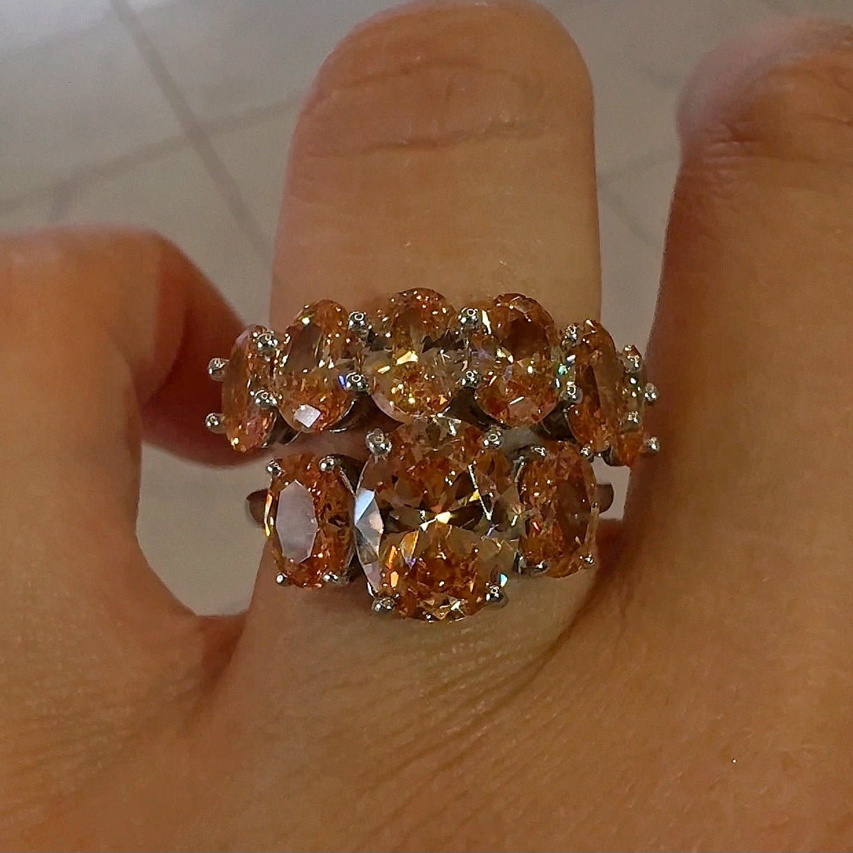 Conjunto de Anillos en Color Champán - ELEGANT