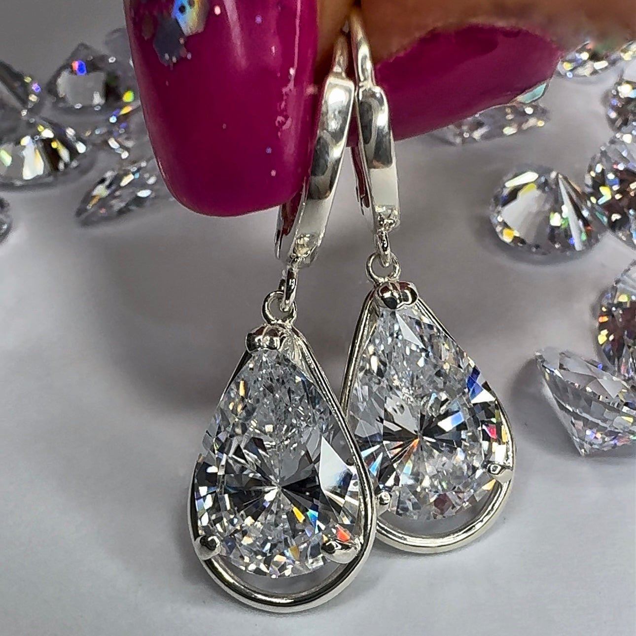 Pendientes de Plata en Forma de Gota - ELEGANT