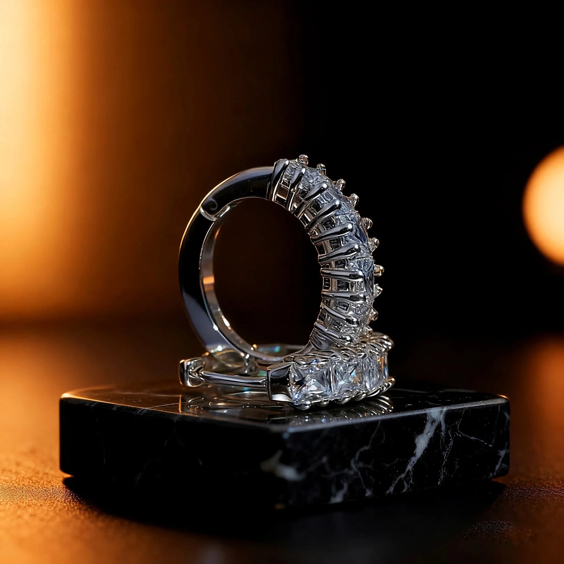 Pendientes de plata de Primera Ley bañados en Platino - ELEGANT
