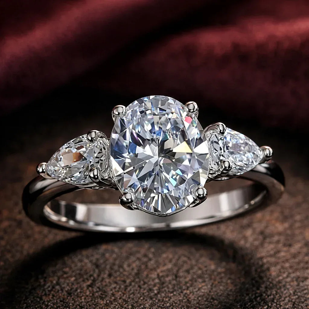 Anillo Único de Tres Piedras en Plata de Ley 925: Elegancia Que Te Acompaña Siempre - ELEGANT