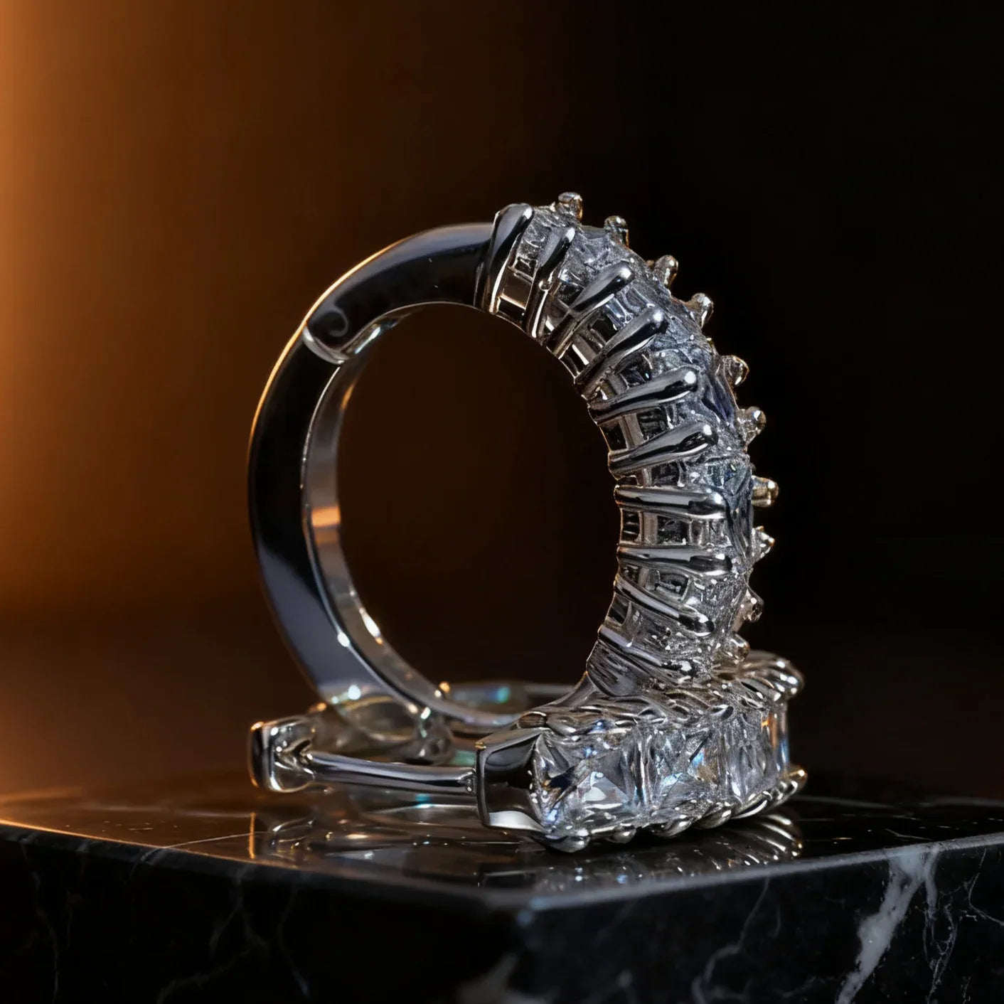Pendientes de plata de Primera Ley bañados en Platino - ELEGANT