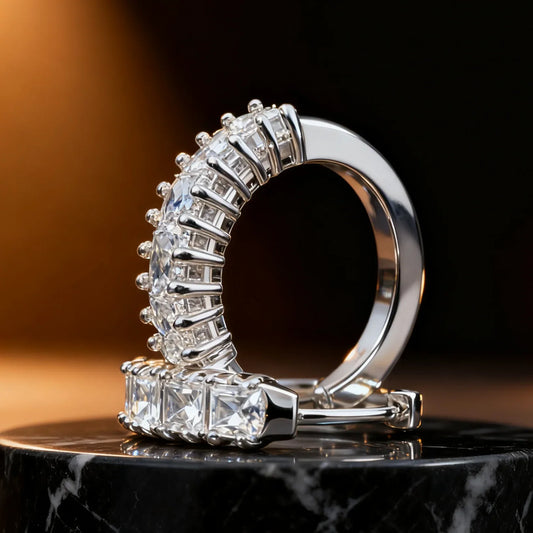 Pendientes de plata de Primera Ley bañados en Platino - ELEGANT